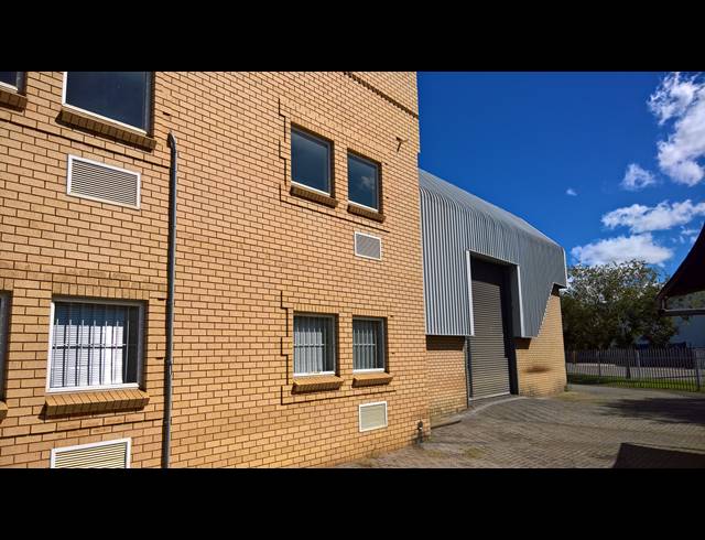 1,093M² WAREHOUSE TO LET IN SPARTAN